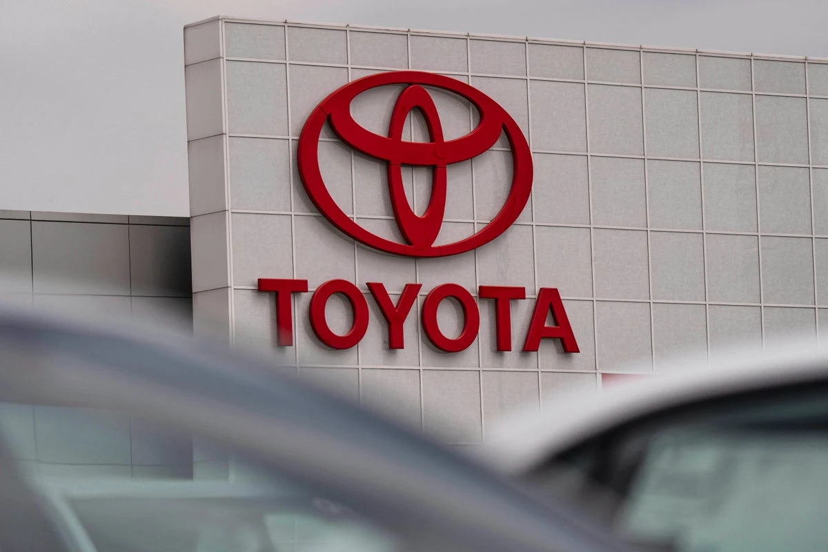Toyota recalls nearly 400,000 cars over software crash risk
