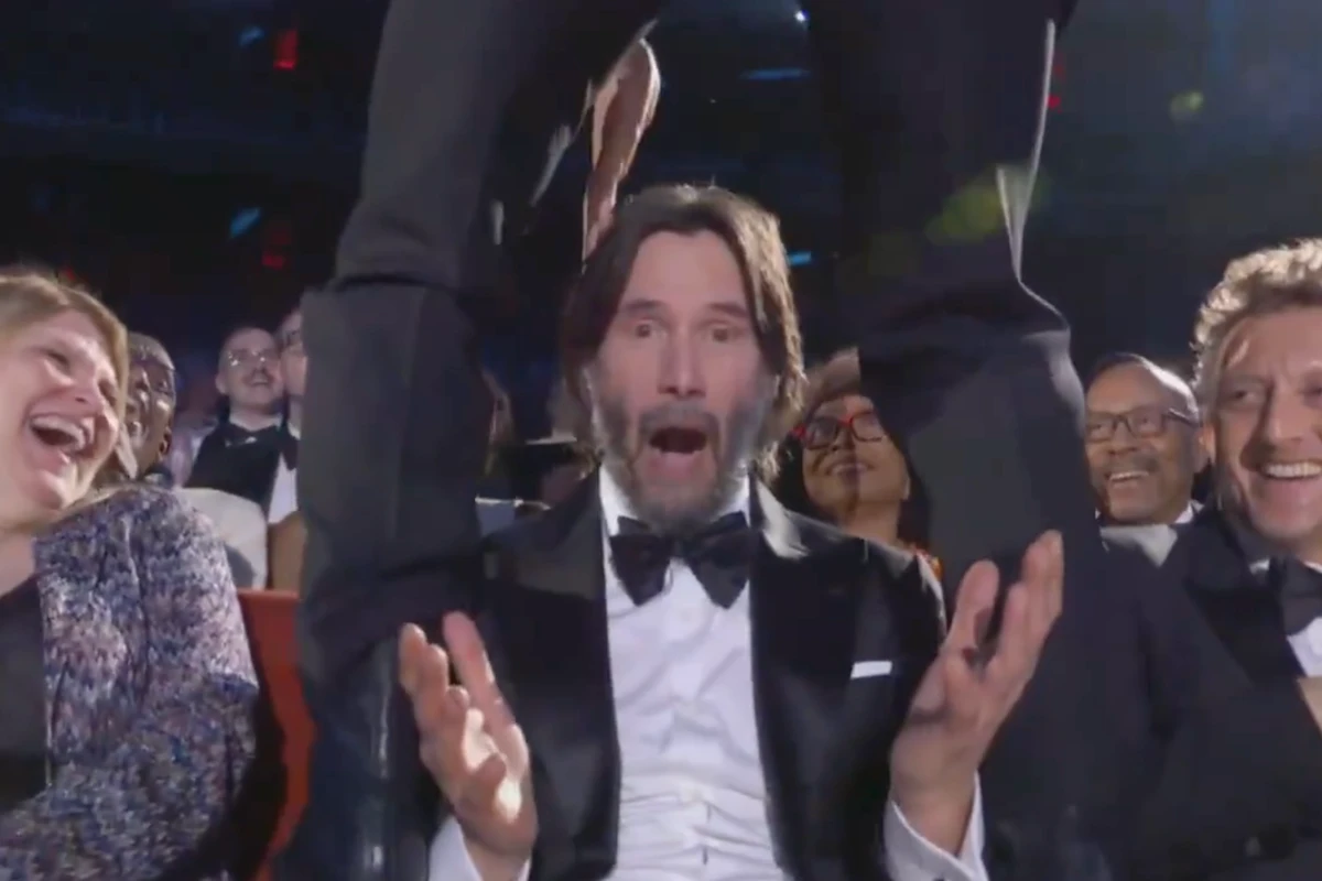 Keanu Reeves ‘won the Tonys’ say fans after performer straddles him
