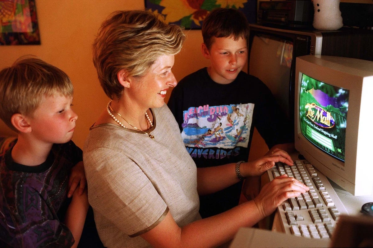 AOL ditches 1990s relic and ends its dial-up internet service