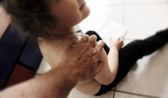 Firenze, la ragazza che diventa anoressica dopo le violenze sessuali del prof