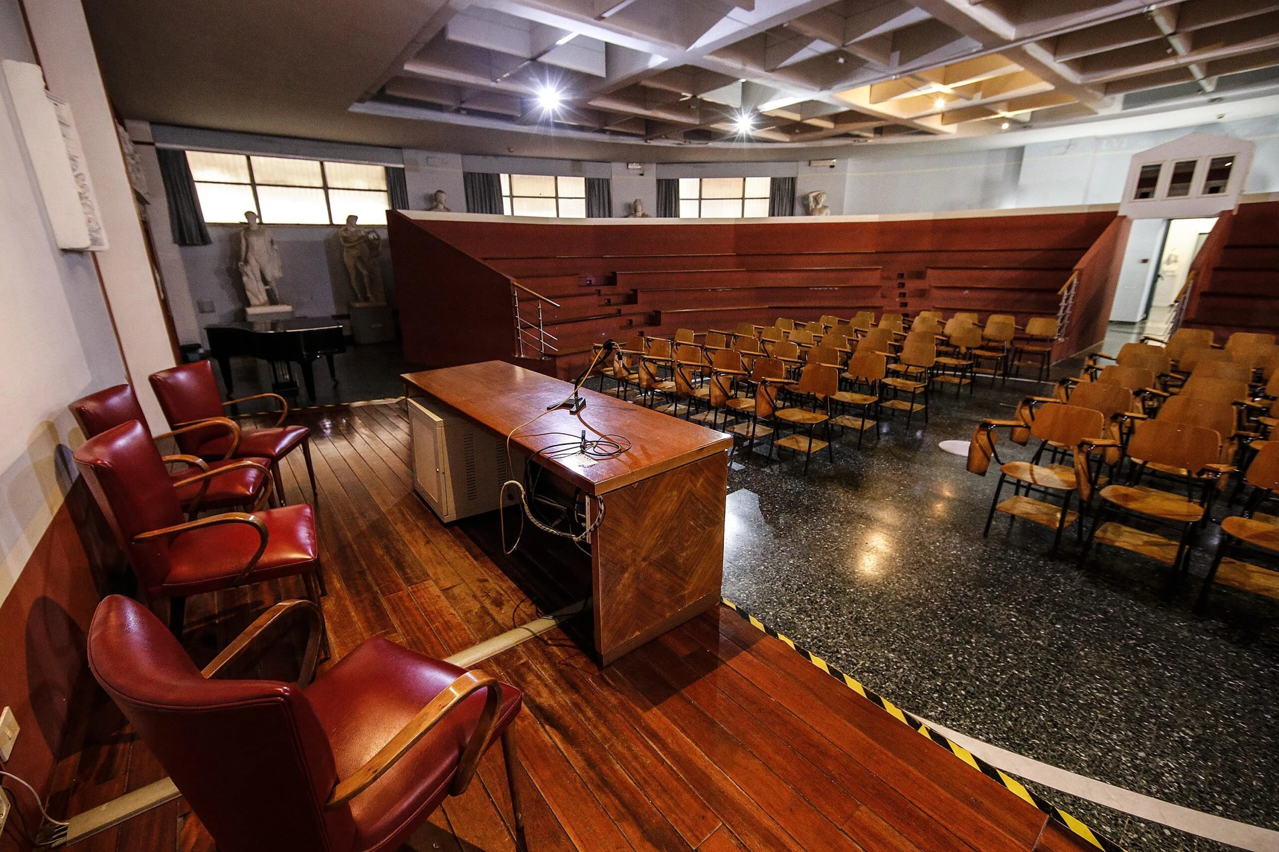 Molestie alla Sapienza, le accuse dal questionario tra le studentesse: i casi anche durante gli esami