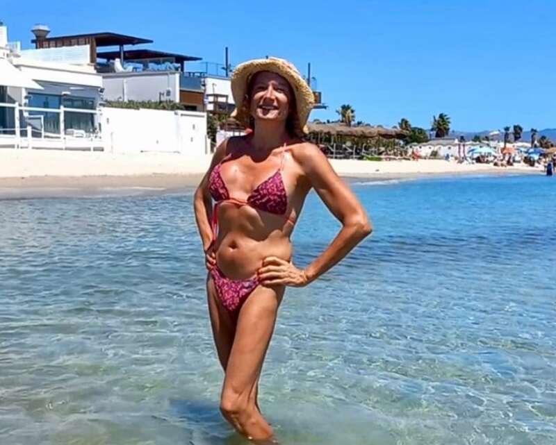 Vladimir Luxuria e gli insulti per le foto in bikini: «Un uomo travestito da donna merita solo compassione»