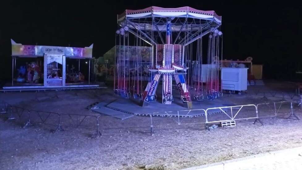 Gallipoli, cede la giostra del calcinculo nel luna park: due ragazzini feriti