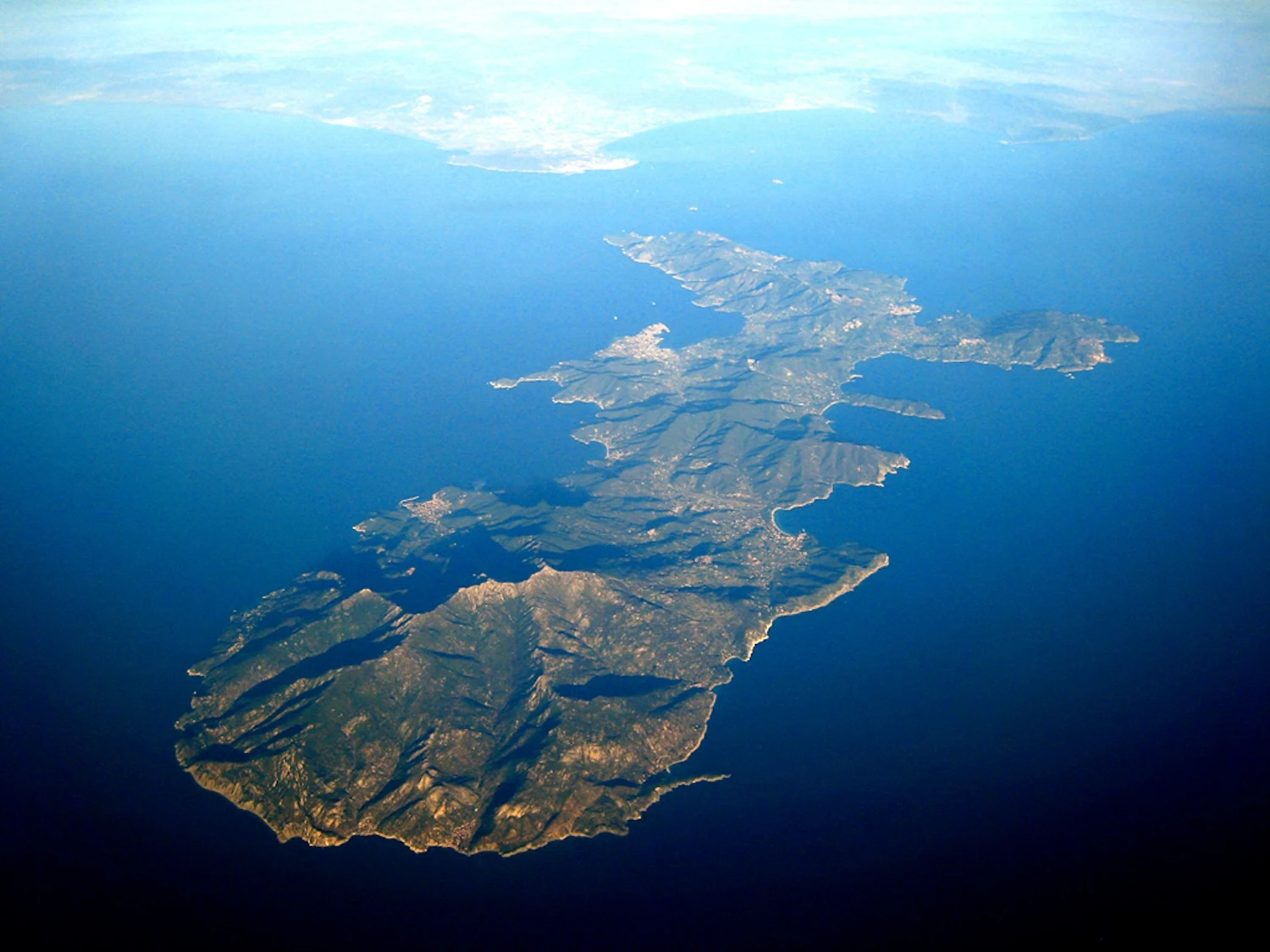 Il boato sulla costa toscana non è stato né un terremoto né un jet: «Evento originato in aria»