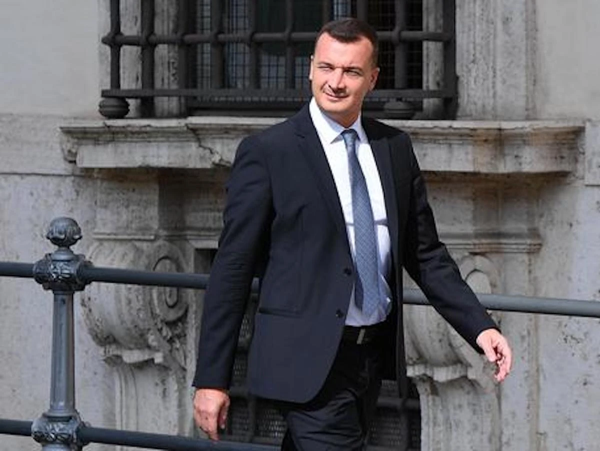 Rocco Casalino e la truffa da 42 mila euro sulla casa: «I proprietari della ditta sono nullatenenti»