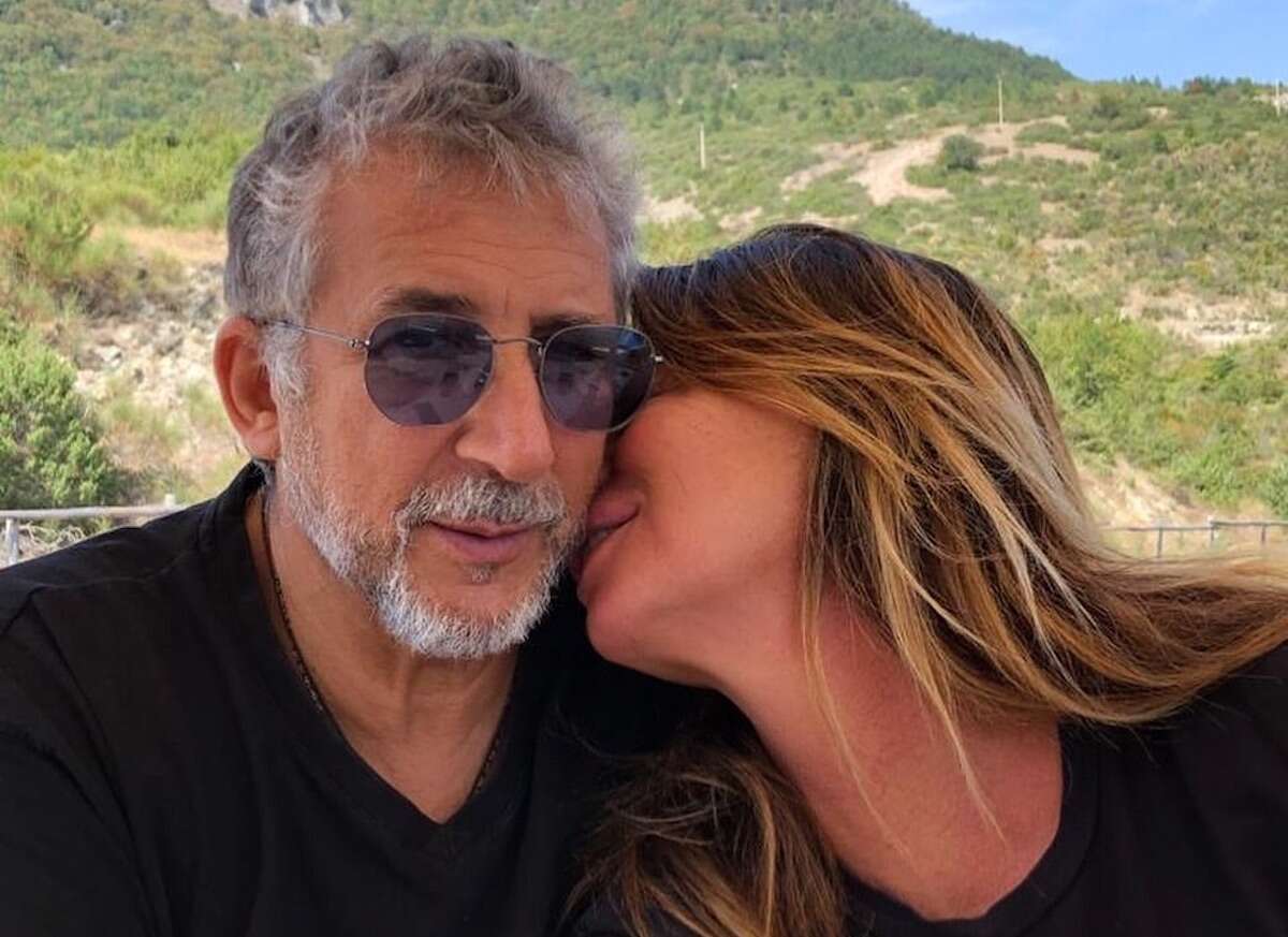 Lucio Presta, il post della moglie Paola Perego dopo l’incidente con il trattore: «Un passo alla volta»