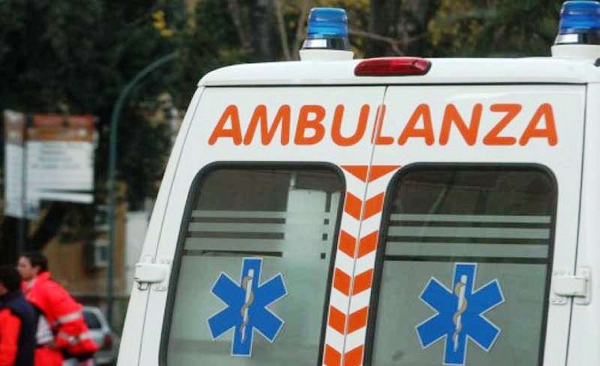 Dimentica la figlia di 1 anno in auto sotto il sole, il papà la ritrova morta: la tragedia nel Veneziano