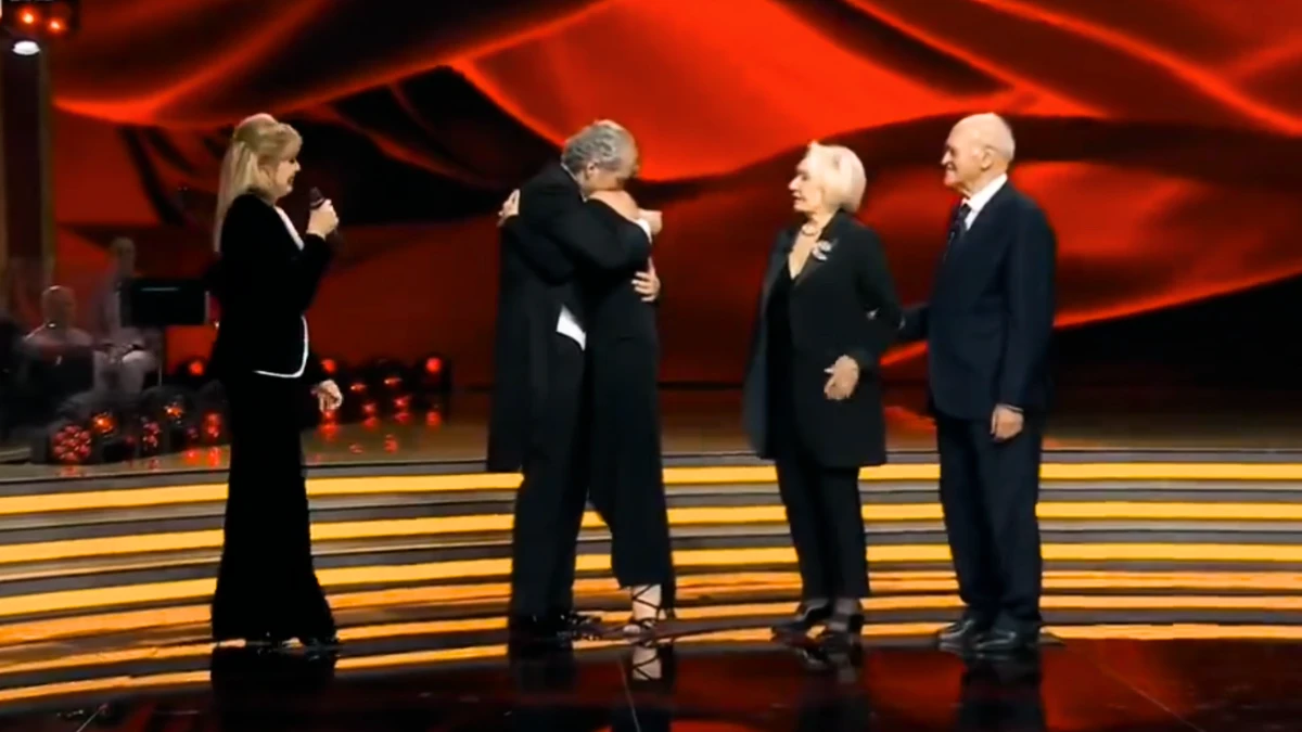 Simona Ventura riceve la proposta di matrimonio a Ballando con le Stelle: la commozione della conduttrice – Il video