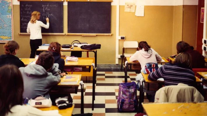 Il prof preso a schiaffi per una nota e il docente finito all’ospedale dopo i calci e i pugni dell’alunno