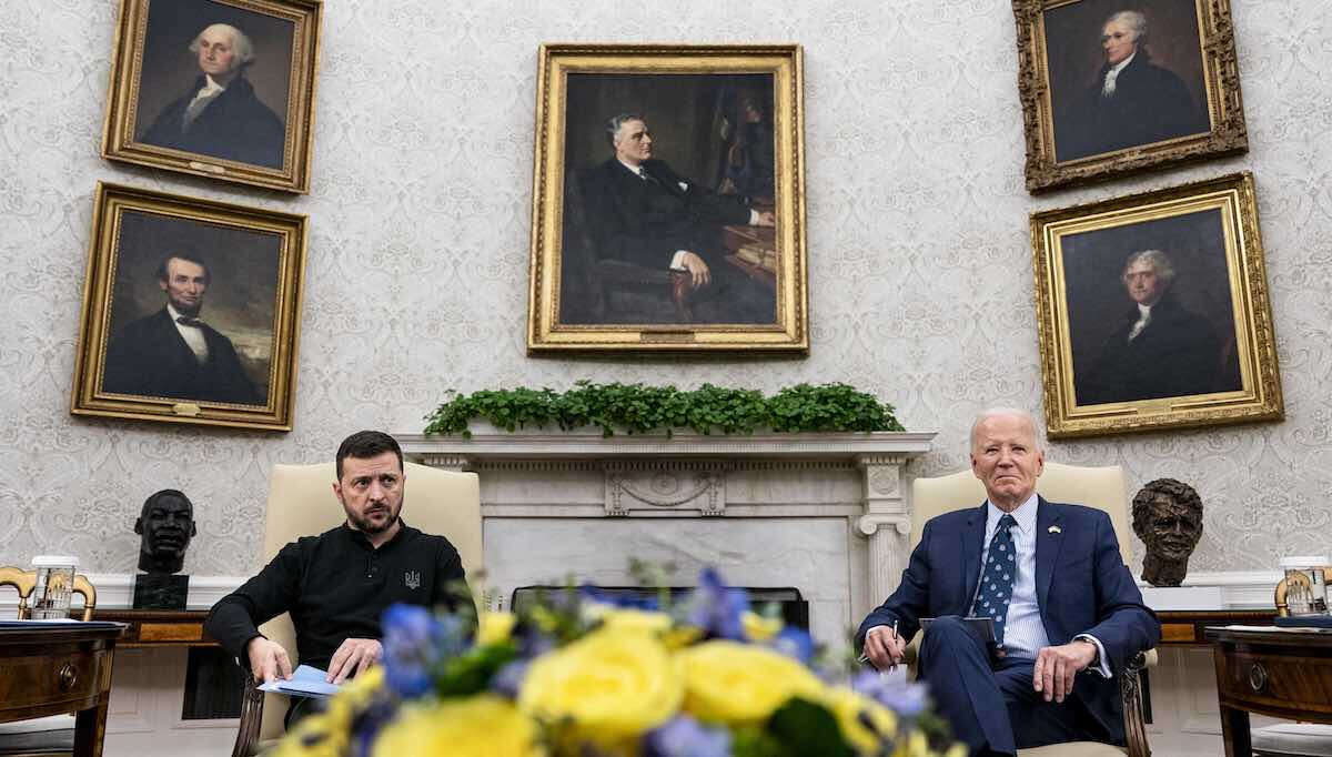 Zelensky incontra Biden, poi le rassicurazioni di Harris che attacca Trump: «Neutralità è resa, non pace»