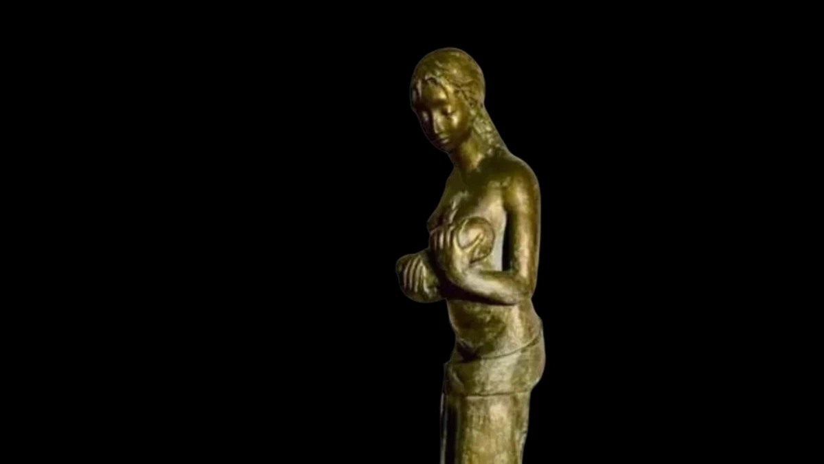 Statua con donna che allatta, la lettera dei pediatri: «È un messaggio di vita, non può essere un tabù»