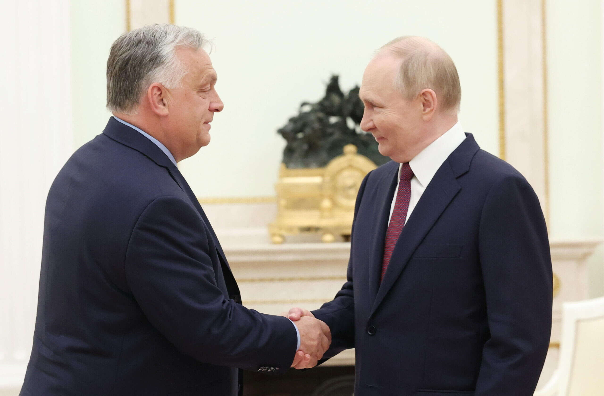 Venti Paesi Ue si ribellano al viaggio di Orbán da Putin: «Condotta sleale, nessun mandato da parte nostra»