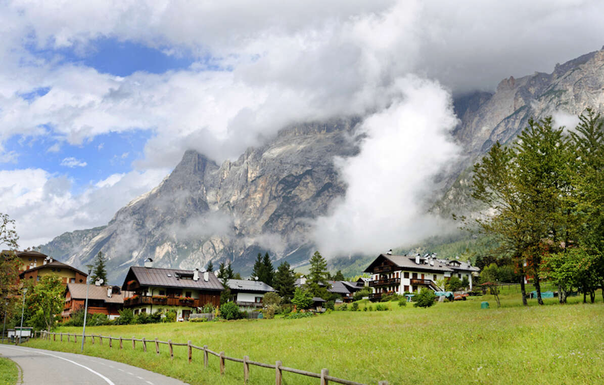 San Vito di Cadore, rifiuta la prenotazione su Airbnb a una famiglia perché ebrea: «Potete stare nel vostro forno»