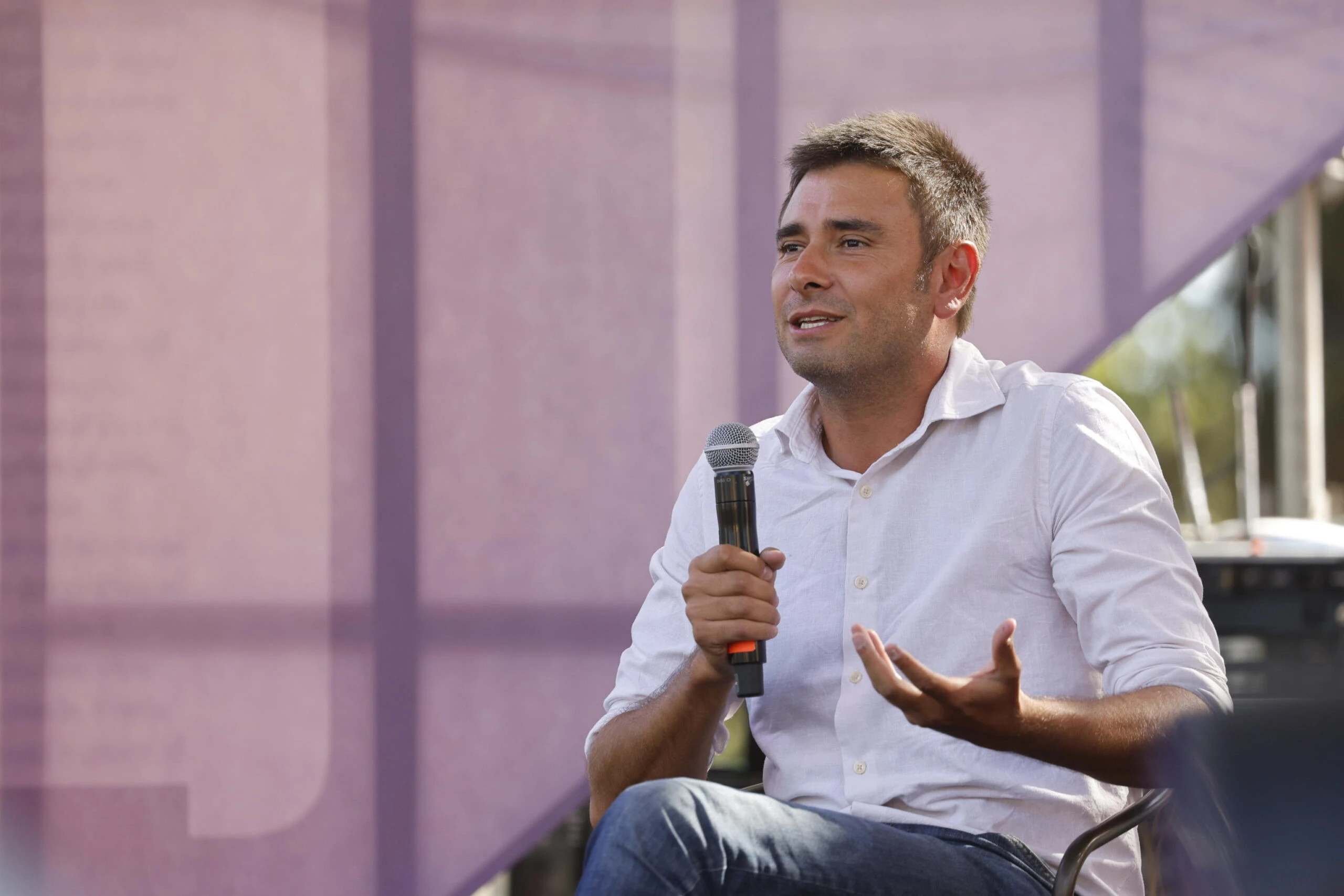Europee, la sconfitta del Movimento 5 stelle vista da Alessandro Di Battista: «L’abbraccio del Pd porta a una lenta agonia»