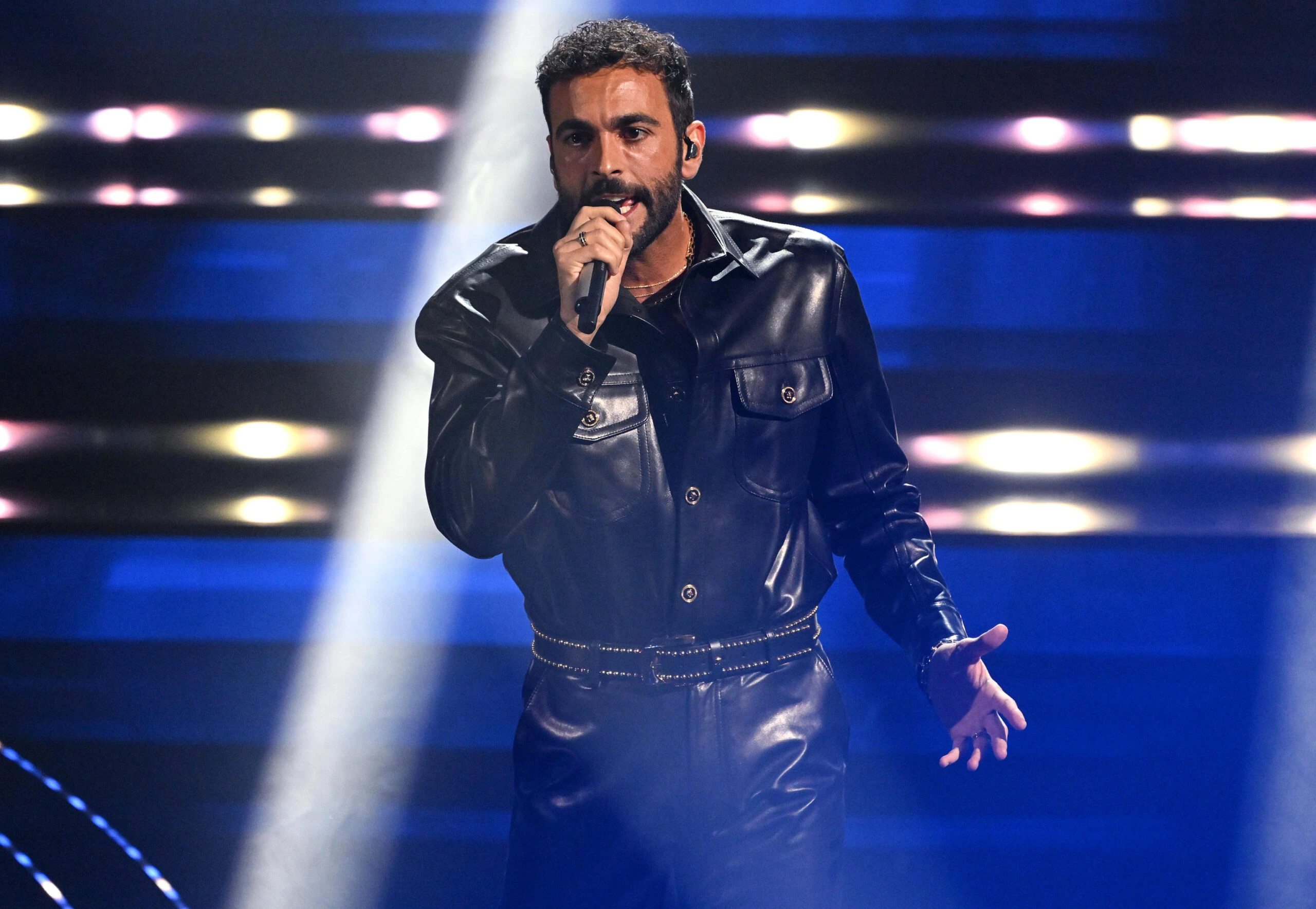 Cagliari, è polemica per il concerto di Capodanno con Marco Mengoni: «Costa un milione di euro pubblici»