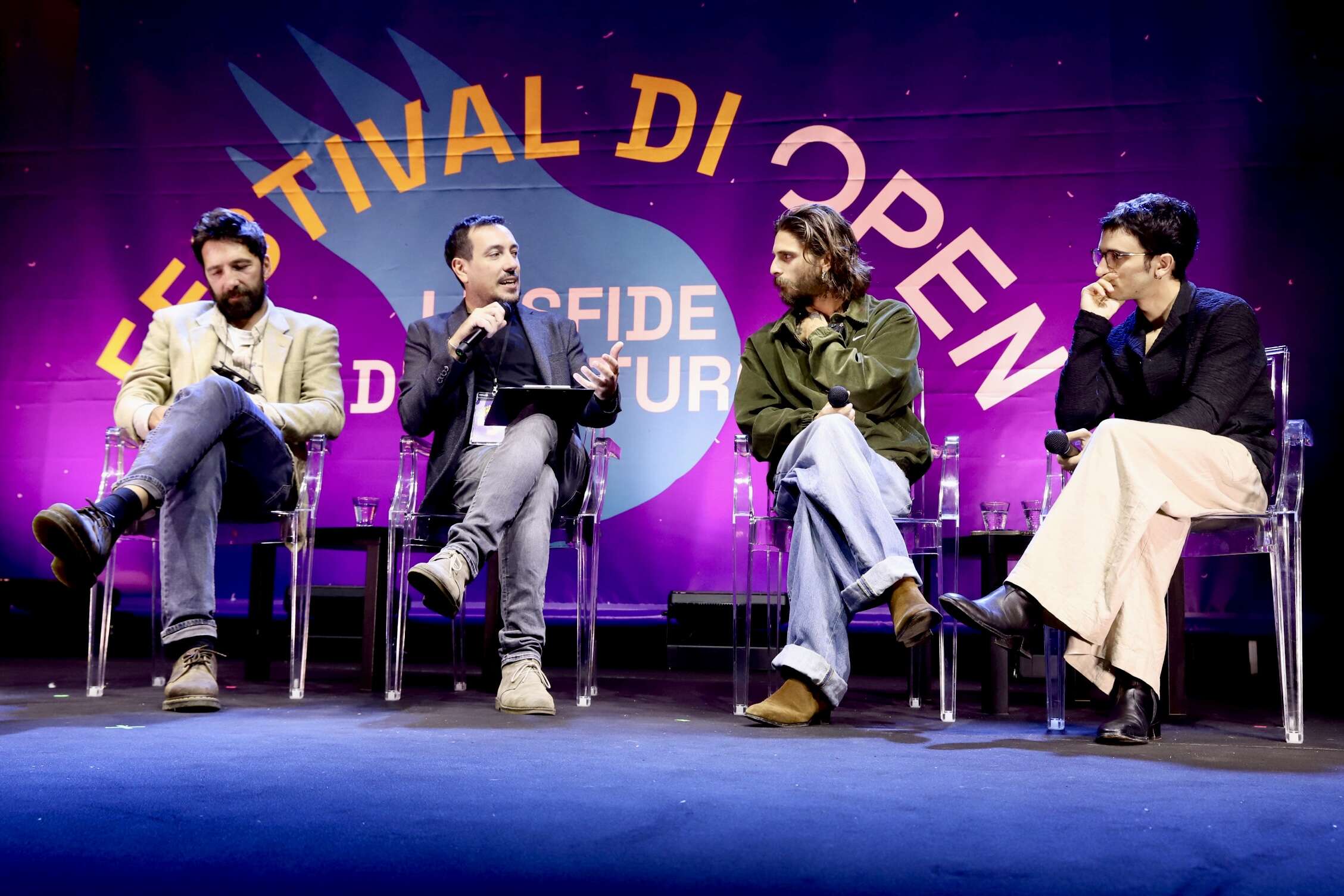 Festival di Open, Santi Francesi ed ex-Otago a confronto sull’indie: «Non si può vivere solo di Festivalbar» – I video