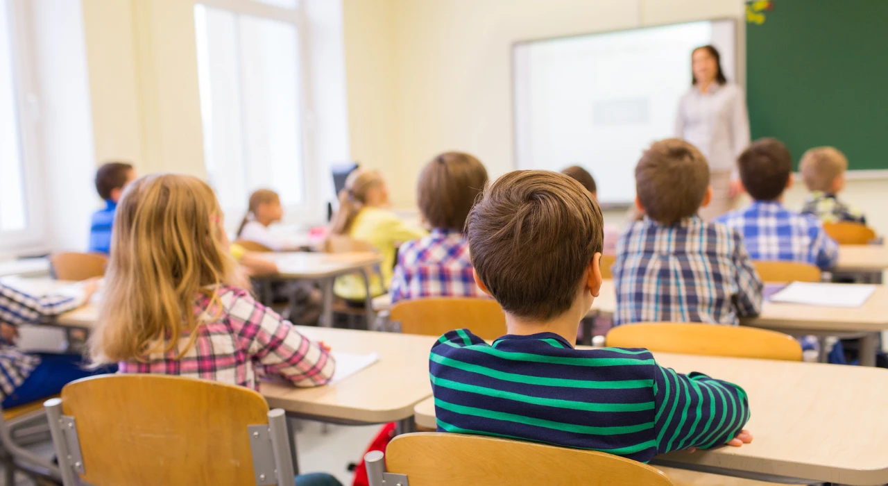 Compiti estivi per scuola, famiglie all’attacco: 4 genitori su 10 sono contrari – Il sondaggio