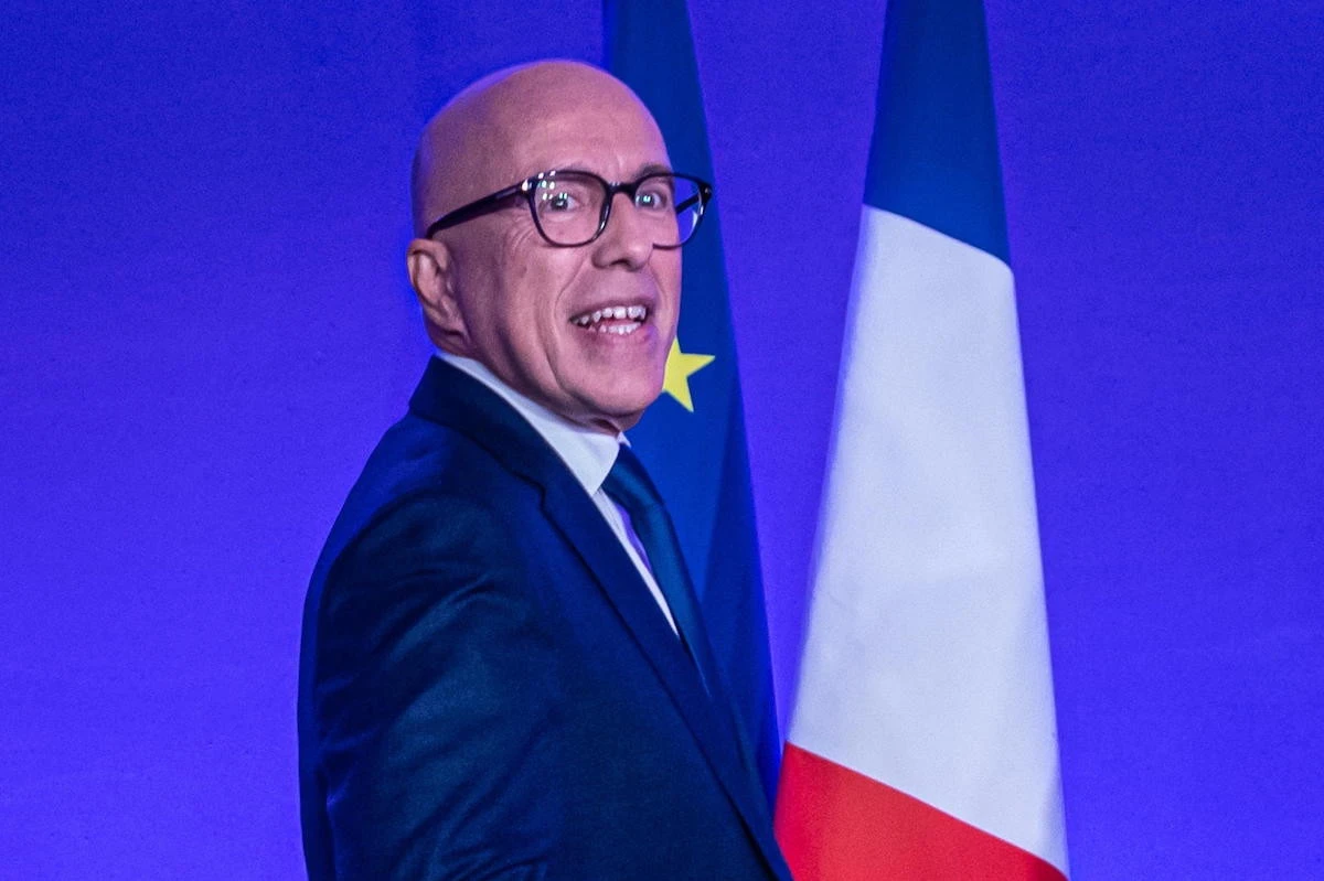 Francia, è caos tra i Repubblicani. No all’alleanza con Le Pen, il partito caccia il presidente Ciotti. La replica: «Non me ne vado»