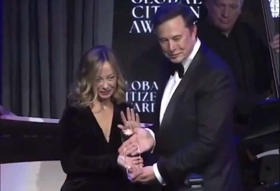 Citizen Award 2024, il premio di Elon Musk a Giorgia Meloni: «È ancora più bella dentro che fuori». E lei cita Michael Jackson