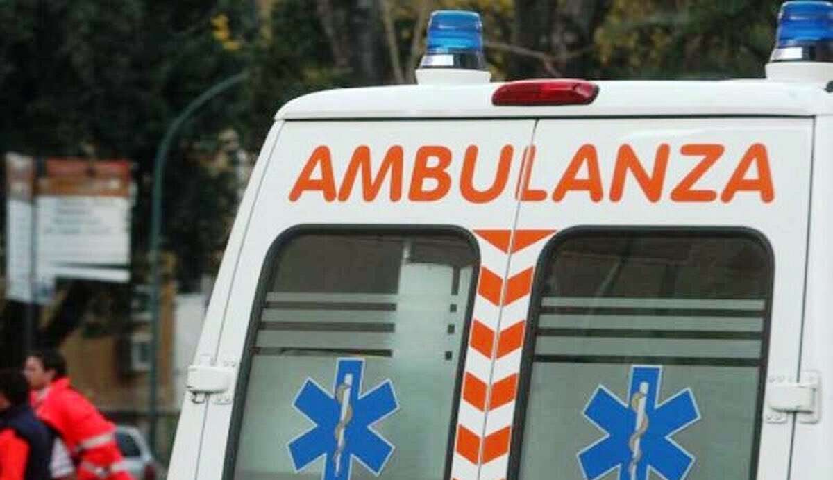 Foggia, frontale tra due auto sulla statale 693: quattro morti e un ferito grave