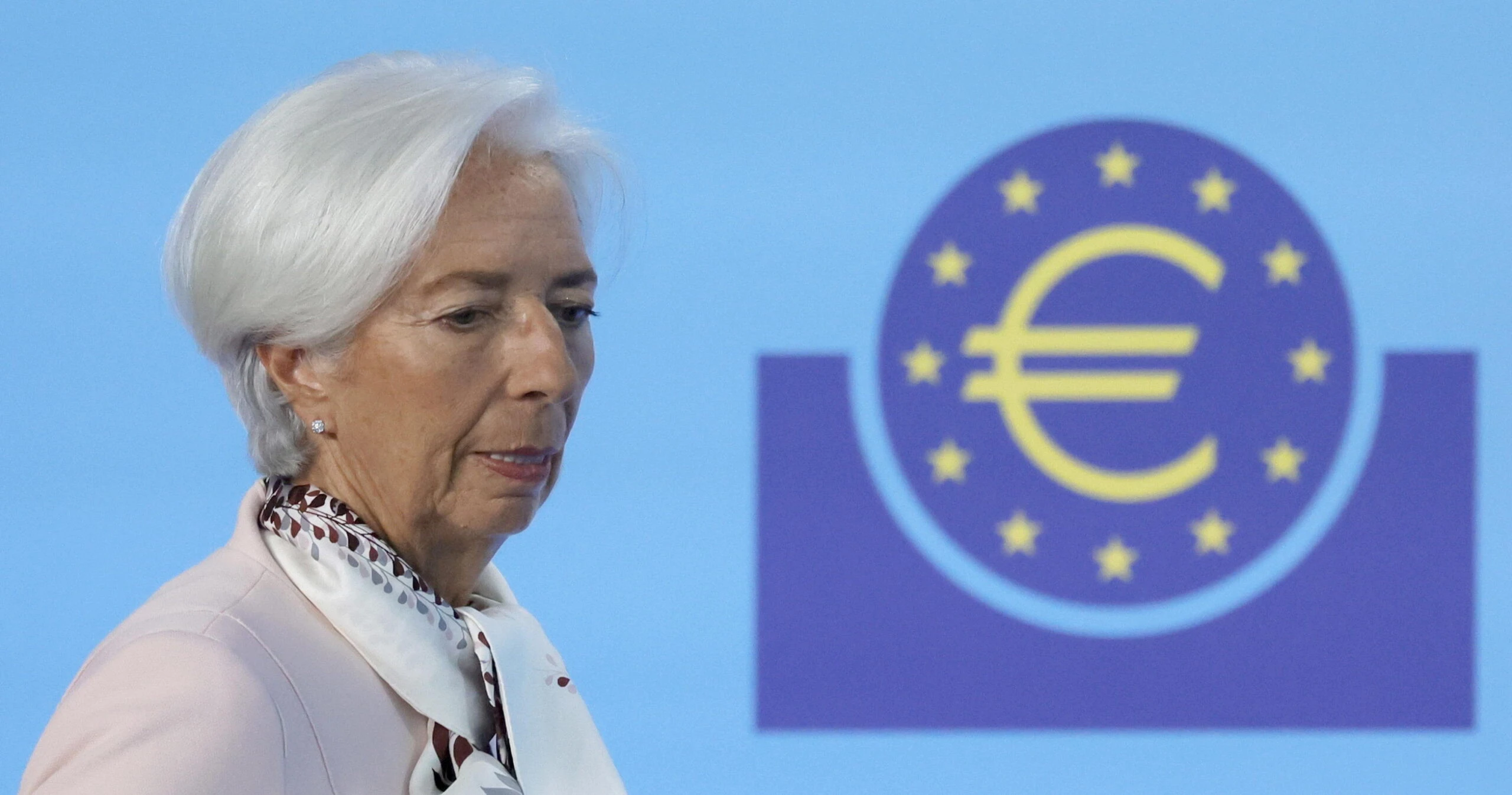 Euro digitale, cos’è la nuova valuta che potrebbe affiancarsi ai contanti e perché fa paura alle banche