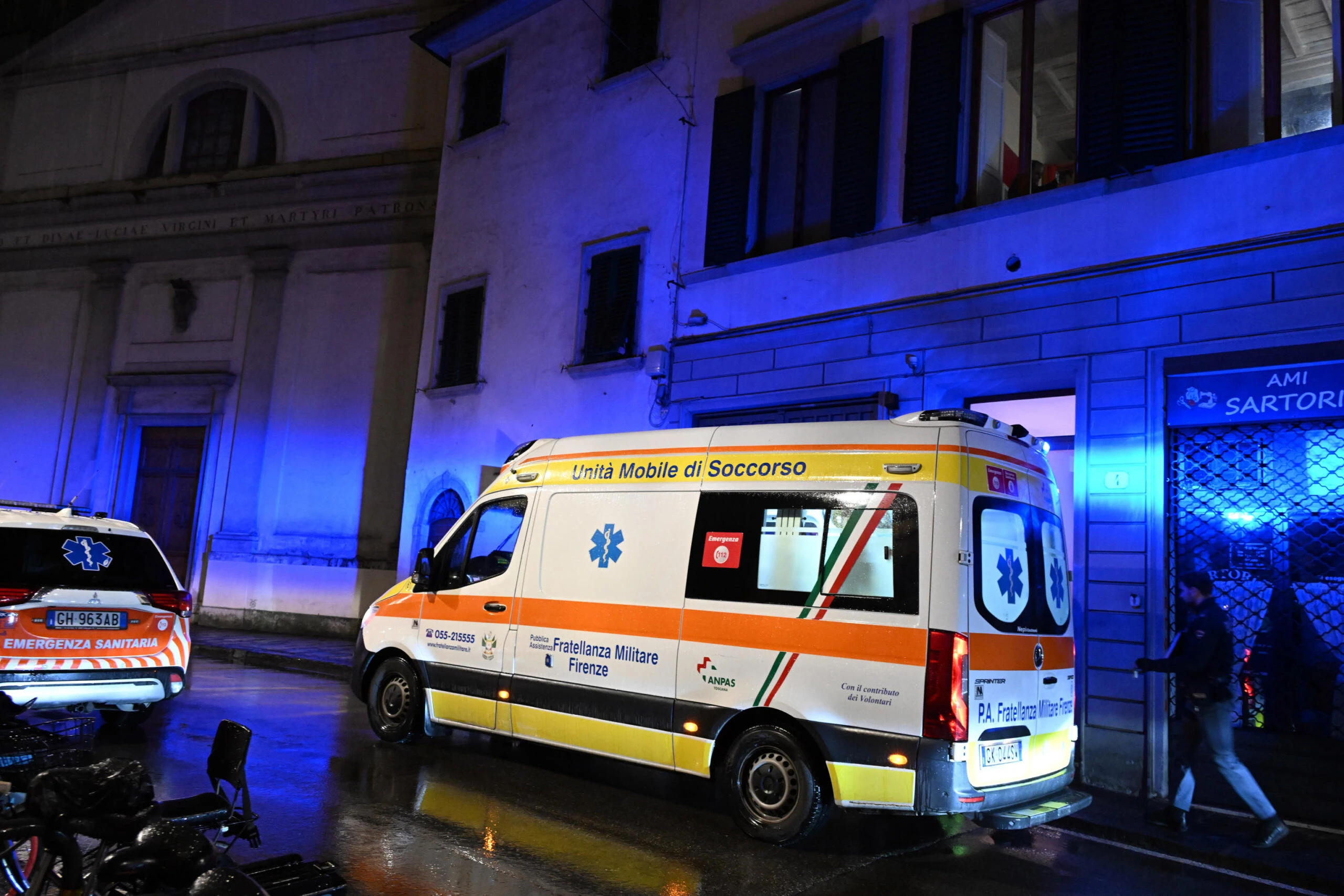 Incidente in via Laurentina, la madre della 13enne morta: «Non le ha fatto indossare la cintura di sicurezza»