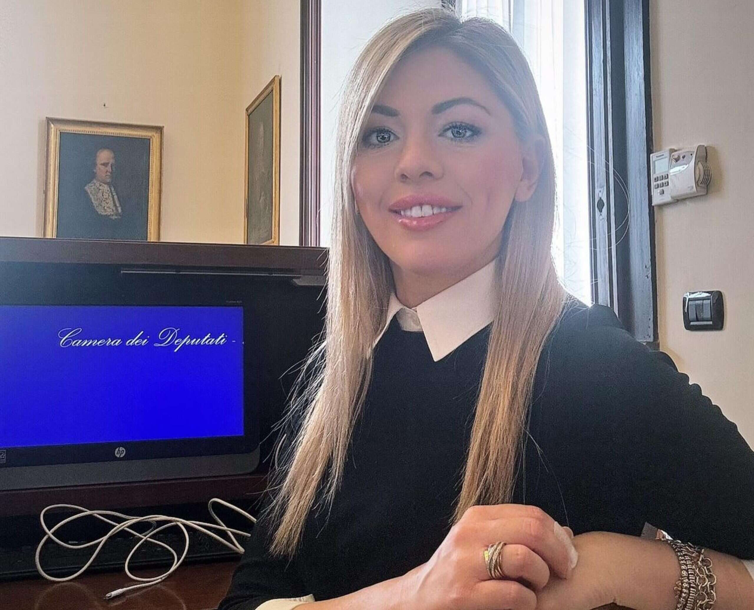 Maria Rosaria Boccia, la fede nuziale sottratta e quella chiamata alla moglie dell’ex ministro Sangiuliano: «Suo marito la tradisce, sono io l’amante»