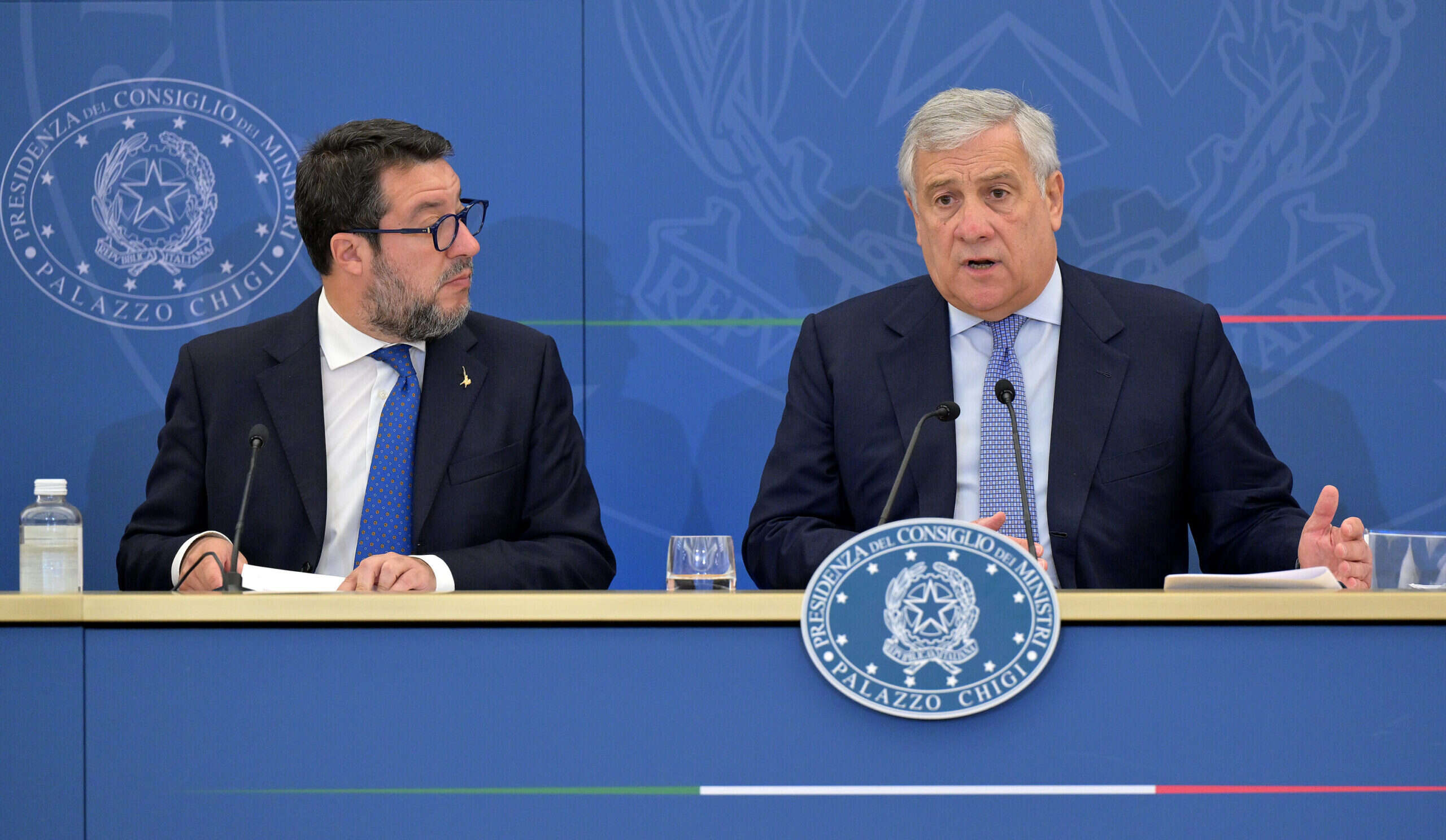 Tajani-Salvini, botte da orbi dopo il voto su von der Leyen: «Patrioti irrilevanti, noi arriveremo al 20%». «Lui con Verdi e sinistre per una poltrona»