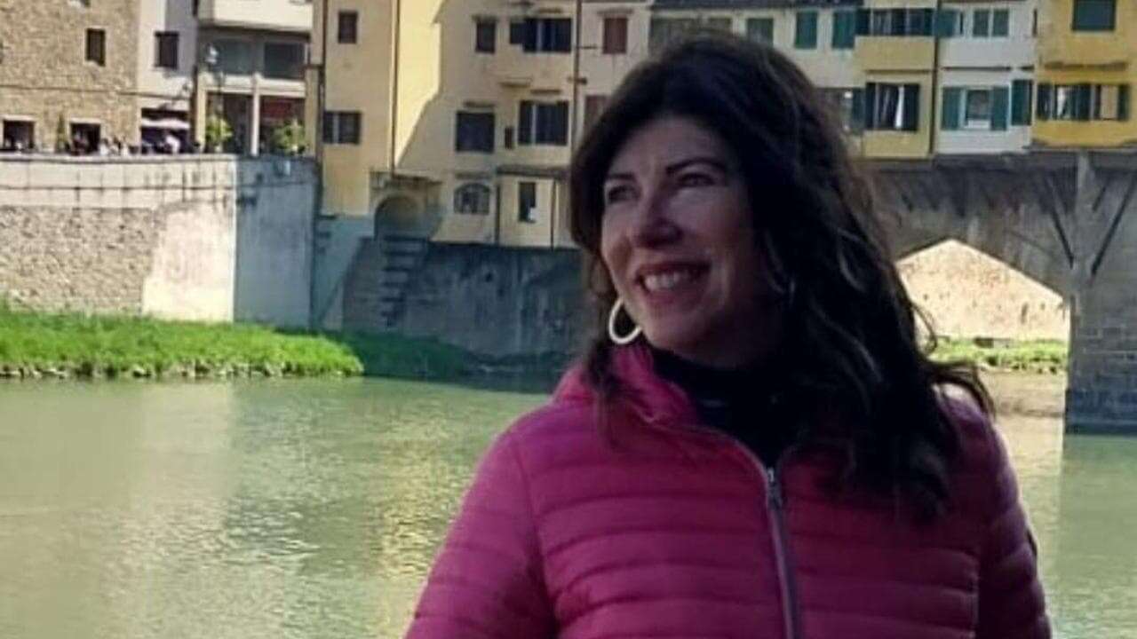 Chi è Cinzia Dal Pino, l’imprenditrice 65enne che ha investito col Suv e ucciso l’uomo che l’aveva rapinata – Il video