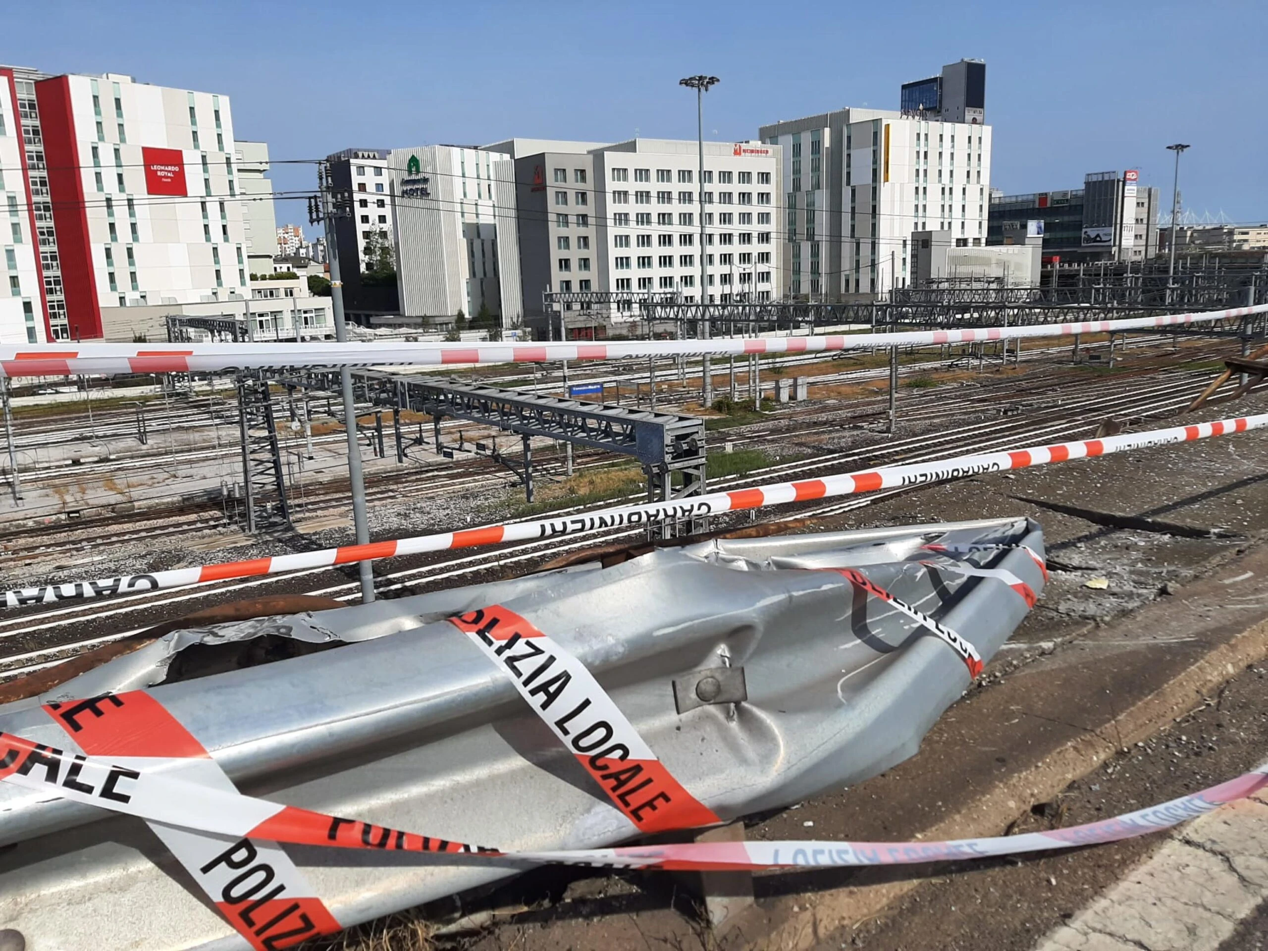 Strage di Mestre, perché l’autista ha perso il controllo: cosa dice la perizia della procura su sterzo e guard rail