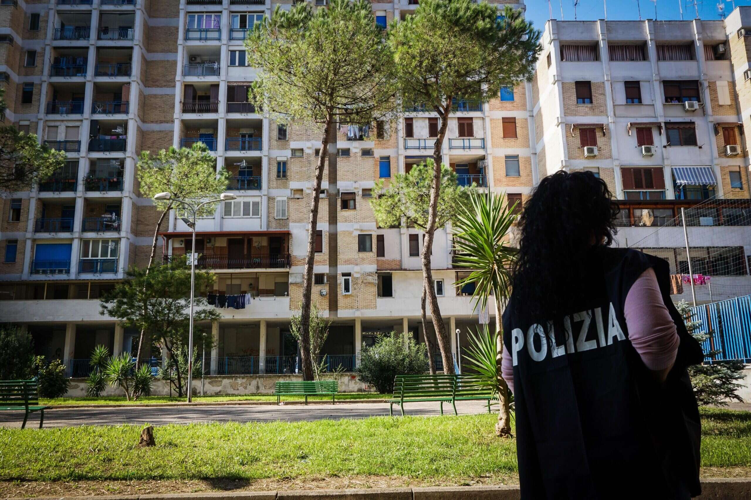 Agguato a Scampia, 29enne ucciso mentre stava dal barbiere