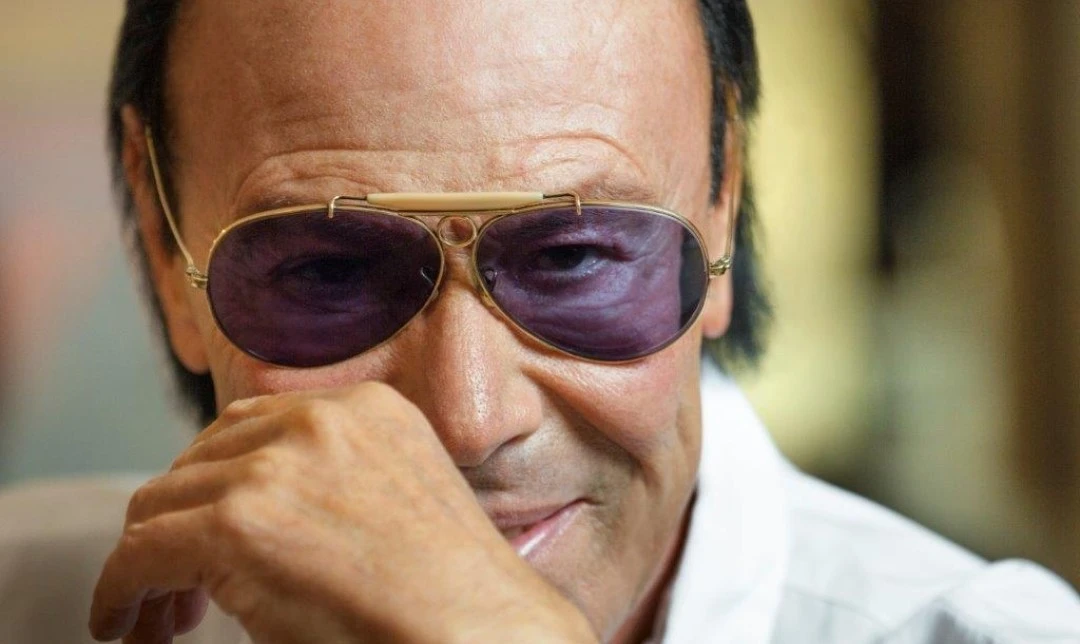Sangiuliano in ritardo all’evento con Venditti. Il cantante: «Non sa cosa si è perso». Il ministro: «Andai alla Festa dell’Unità pur di sentirlo»