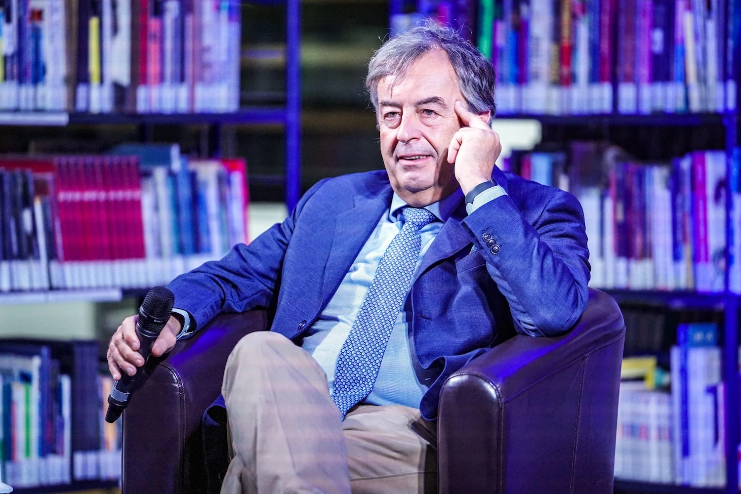 Al pre-test di Burioni quasi tutti bocciati, scoppia il caso: «Conoscete un avvocato?». La reazione del virologo