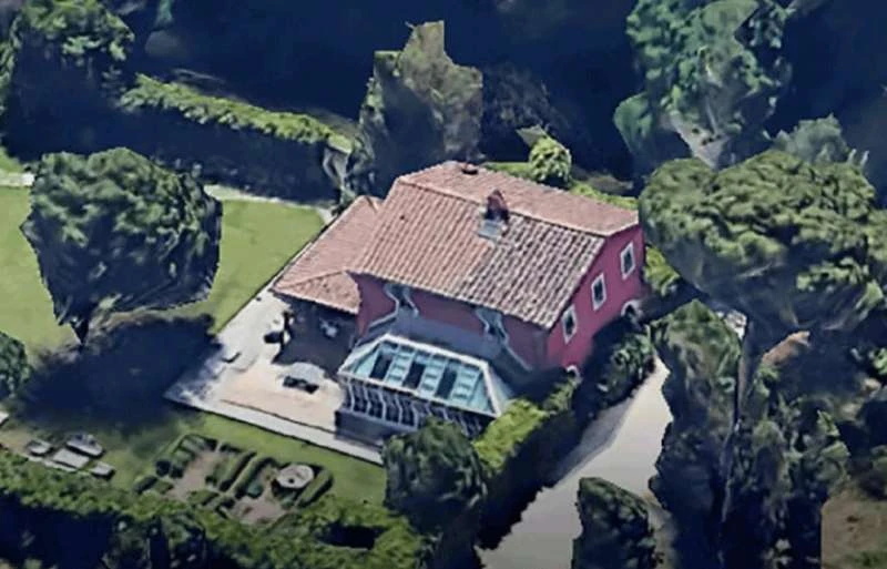 La villa del figlio di Daniela Santanchè è a rischio demolizione: «Senza sanatorie partirà l’ordinanza»