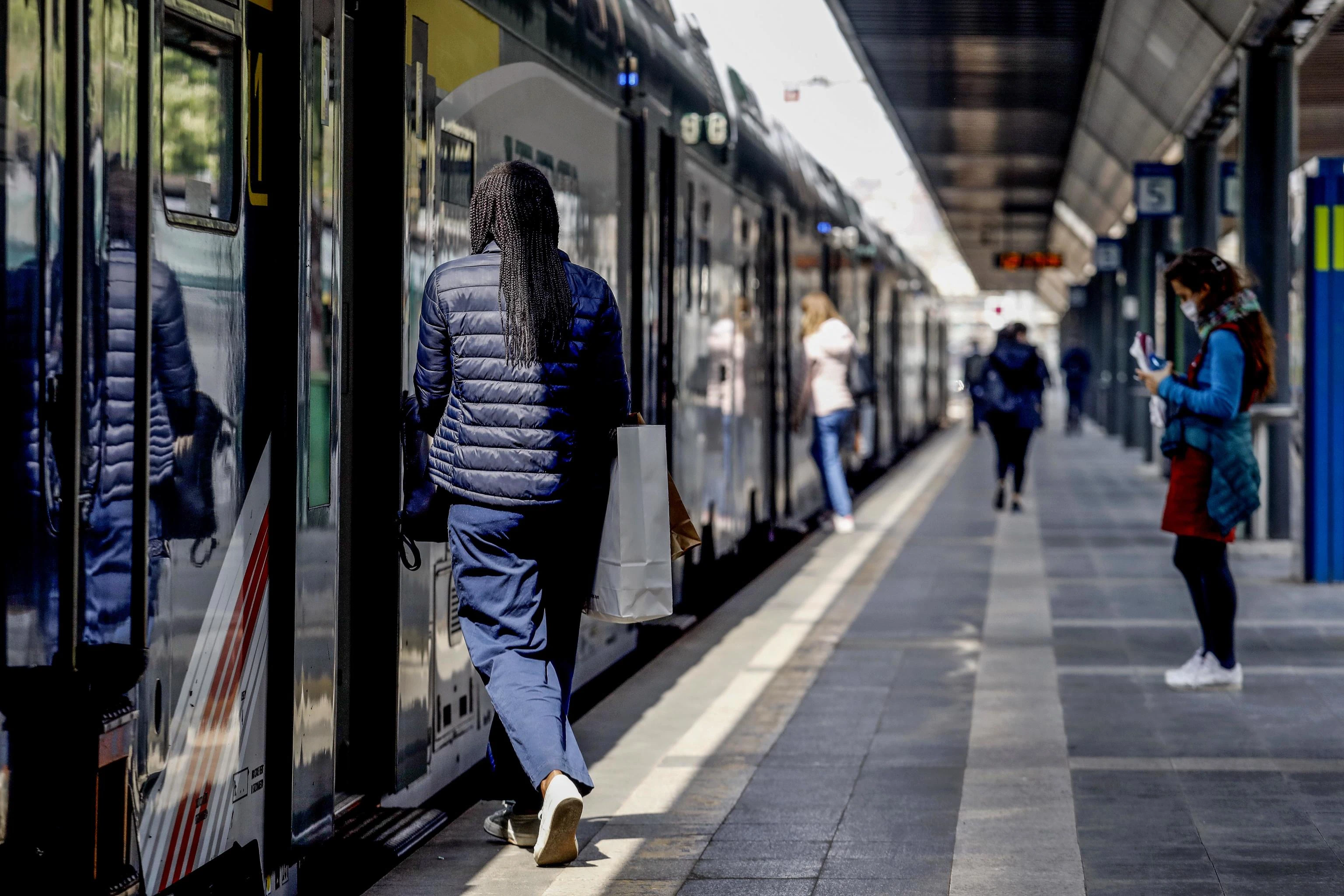 Treni cancellati e ritardi di oltre 2 ore, guasto tecnico a Milano: circolazione rallentata per Alta Velocità e Intercity