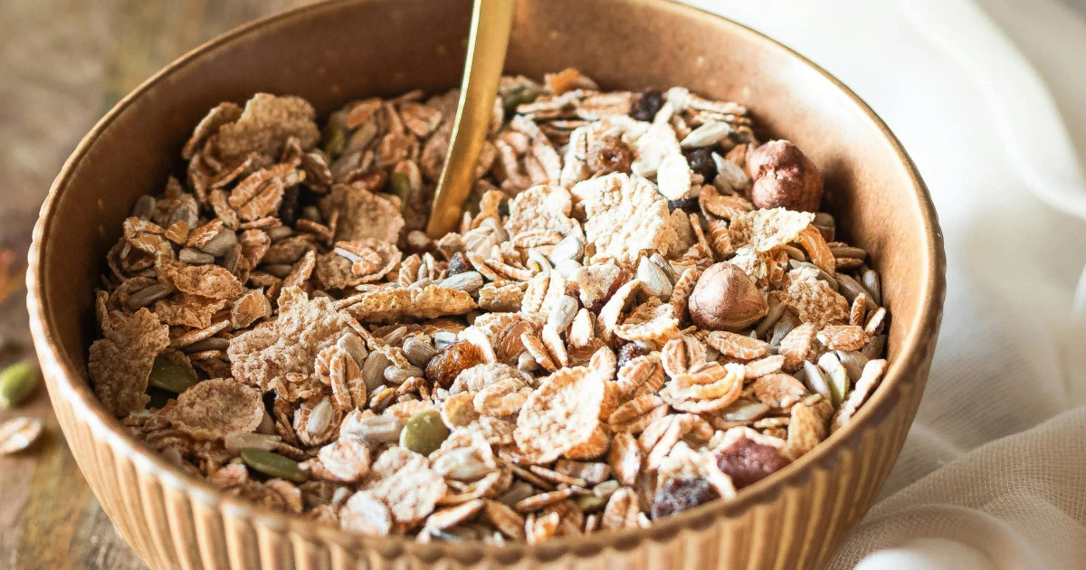 
         Pan, galletas o cereales: cuál es la opción más saludable para desayunar, según la OCU 
    