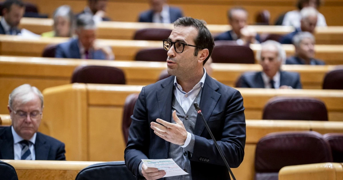 
         Santiago Carbó: «Hay nubarrones en el horizonte. La perspectiva de la economía española ya no es tan favorable» 
    