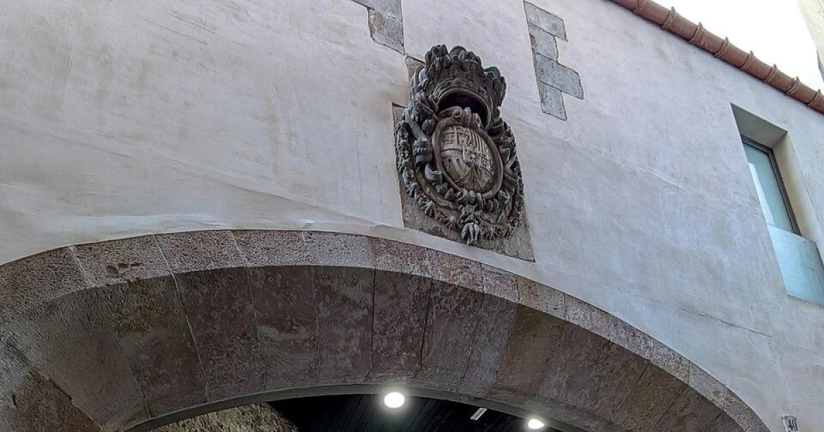 
         El templo de la cocina vasca en Barcelona donde se acuñaban las monedas medievales hace casi 700 años 
    