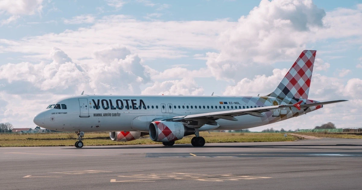 
         Condenada una aerolínea por cobrar 195 euros por maletas de cabina a una pasajera 
    