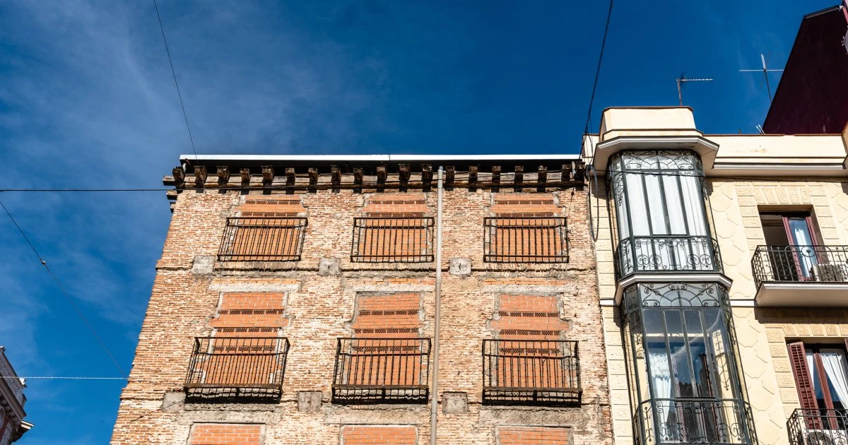 
         Una empresa dueña de cuatro viviendas okupadas en Burgos tendrá que indemnizar a los vecinos con más de 16.000 euros 
    