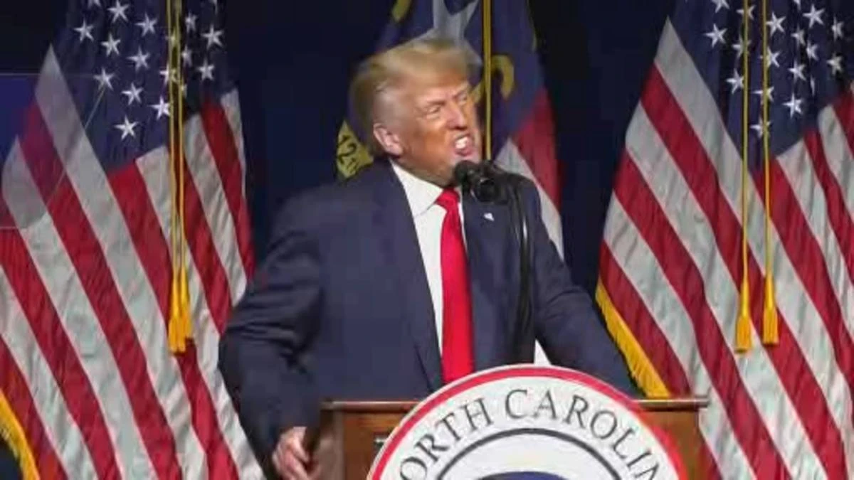 Trump returns to political stage during Republican rally