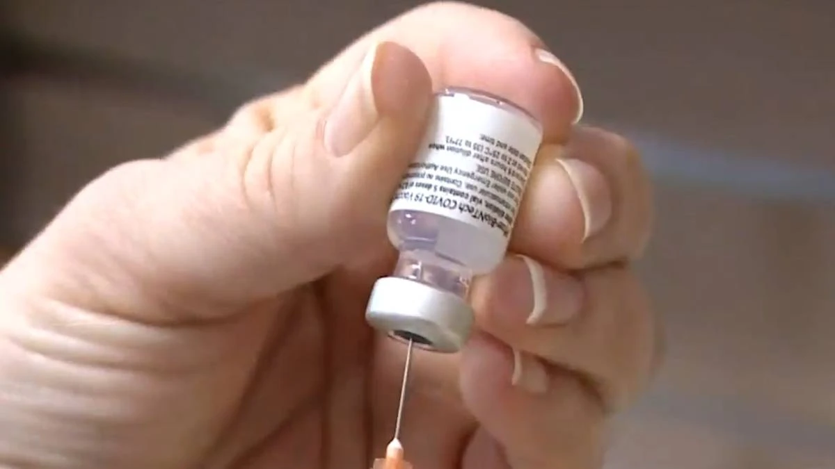 mRNA vaccines produce more COVID-19 antibodies than AstraZeneca, study