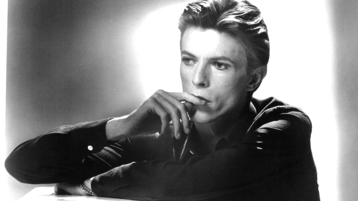 Ch-ch-ch-ching: Bidding begins for David Bowie painting found at Ontario landfill