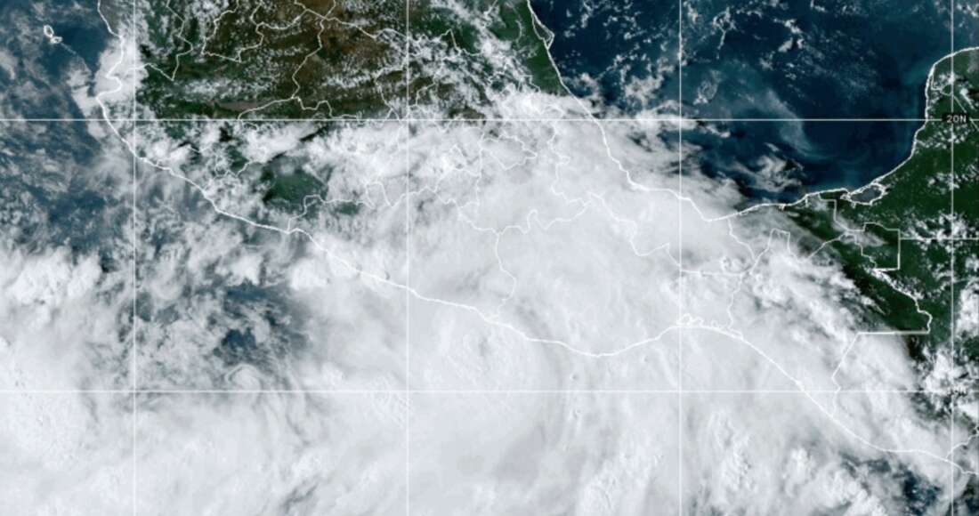 “John” vuelve a adquirir fuerza de huracán y amenaza con inundaciones y deslaves