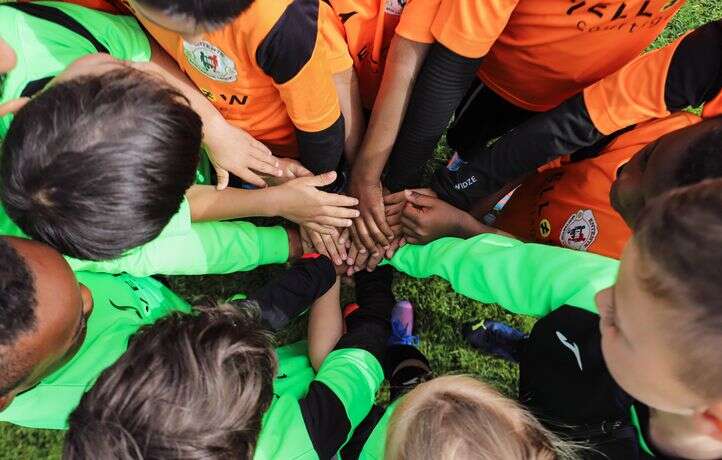 Un match de football tourne mal dans l’Allier, l’éducateur menace l’arbitre