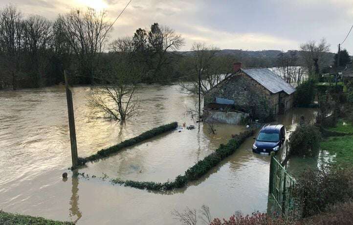 « Mon petit nid »… Ces habitants qui évacuent leur maison inondée au dernier