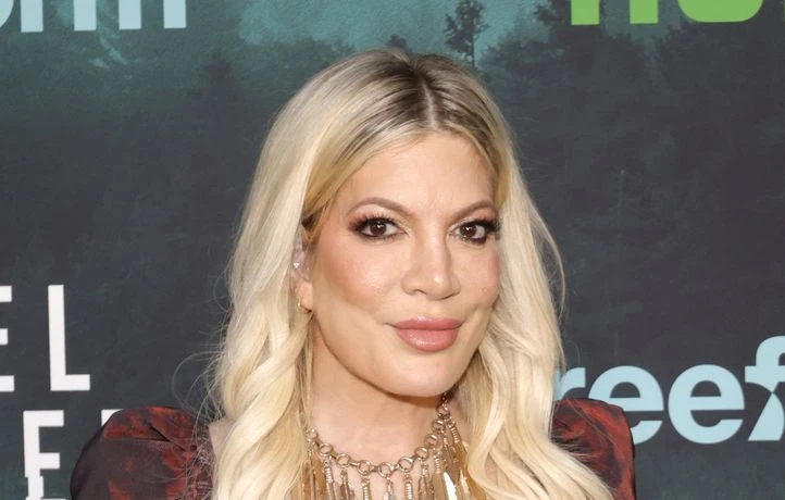 Tori Spelling a bel et bien flirté avec Colin Farrell