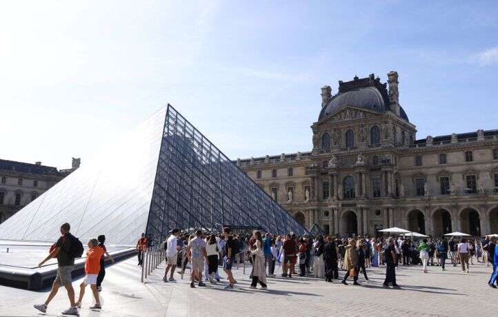 Quatre grands musées, dont le Louvre et le Mucem, accusés de « travail illé