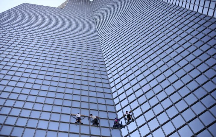 Le « Spiderman polonais » arrêté au 38e étage d’un gratte-ciel argentin