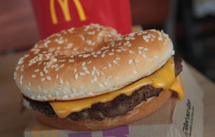 C’est quoi le « Quarter Pounder » au cœur de l’épidémie d’E.oli chez McDo ?
